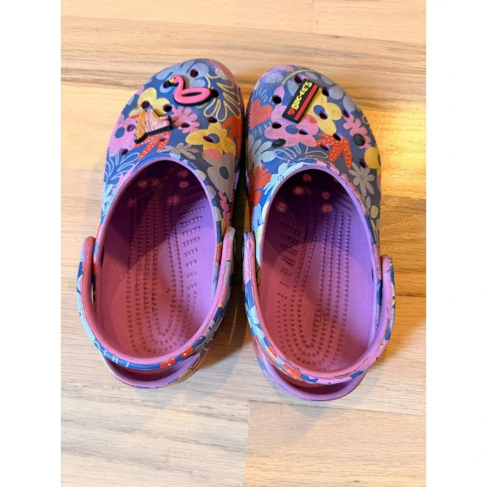 Crocs Classic Multi/Pink Floral Kids Youth J4 / W6 Buc-ees Jibbitz